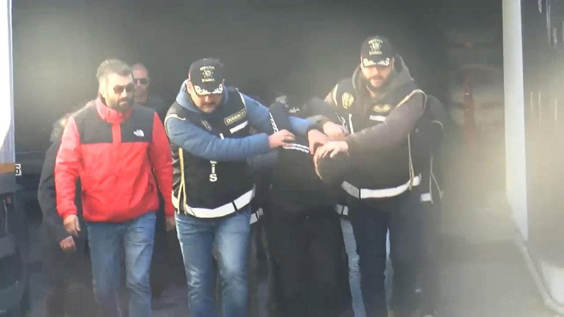 Şafak operasyonuyla gözaltına alınmıştı! Fenomen Ece Ronay adliyeye sevk edildi - Resim: 5