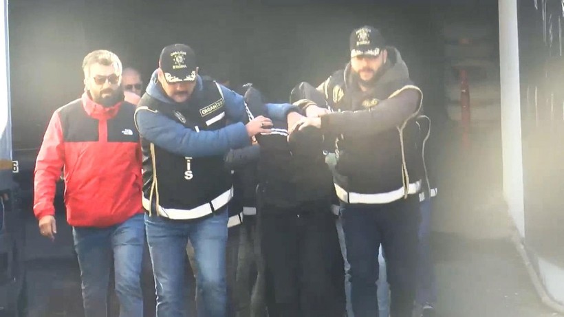 Şafak operasyonuyla gözaltına alınmıştı! Fenomen Ece Ronay adliyeye sevk edildi - Resim: 6