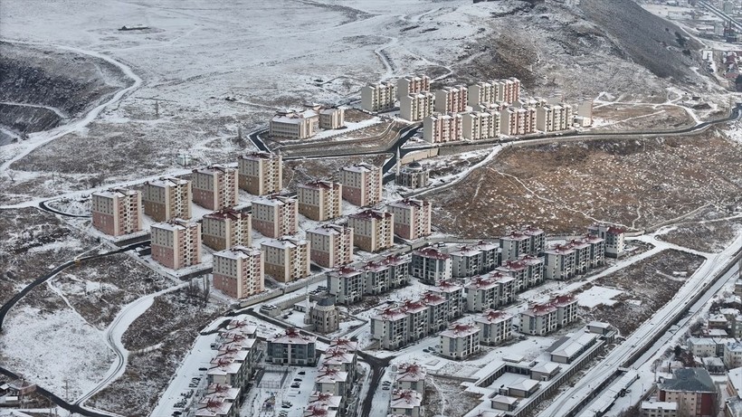 Doğu'da etkili olan yoğun kar nedeniyle 1024 yerleşim yerinin yolu ulaşıma kapandı - Resim: 17