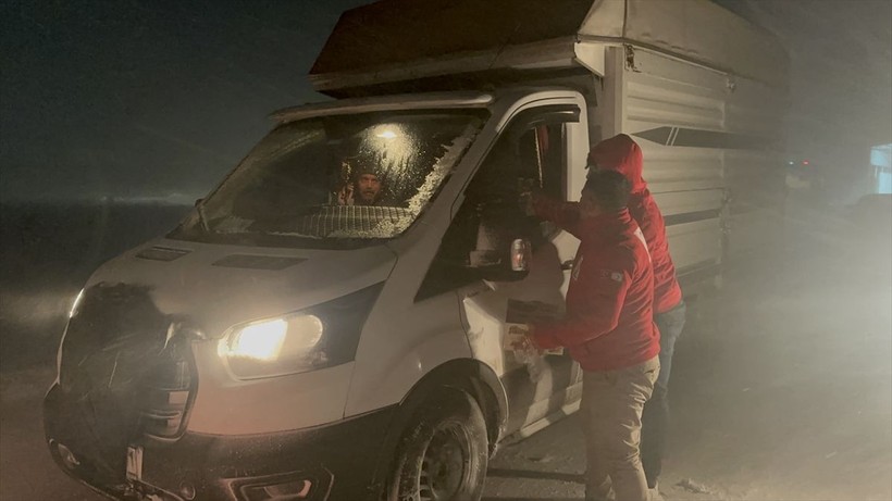 Van, Hakkari, Bitlis ve Muş'ta 540 yerleşim yerine ulaşım sağlanamıyor - Resim: 8