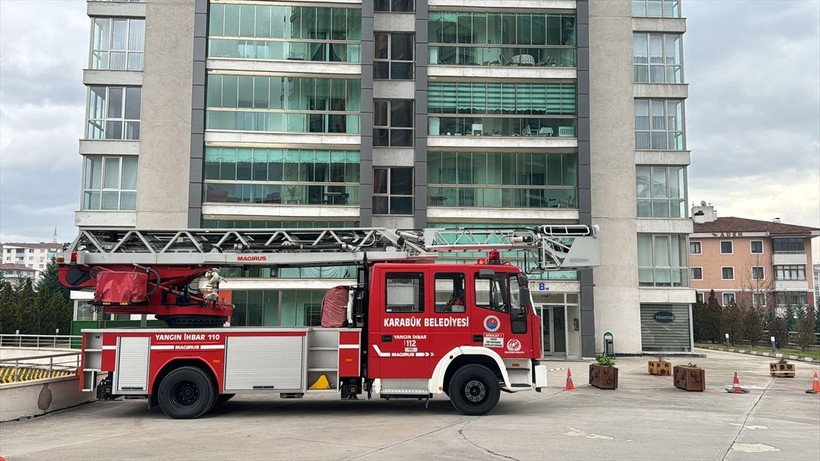 Karabük'te 16 katlı binada yangın ve kurtarma tatbikatı! Mahsur kalanlar için itfaiye ekipleri devreye girdi - Resim: 2