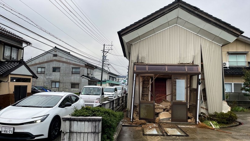 Japonya'da meydana gelen depremlerde hayatını kaybedenlerin sayısı 78'e yükseldi - Resim: 36