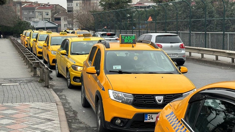 İstanbul'da taksiciler yeni tarife için taksimetre cihazlarını güncelliyor - Resim: 2