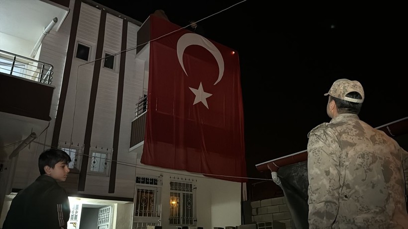 Şehit haberleri yasa boğdu! İşte ünlülerden gelen paylaşım - Resim: 2