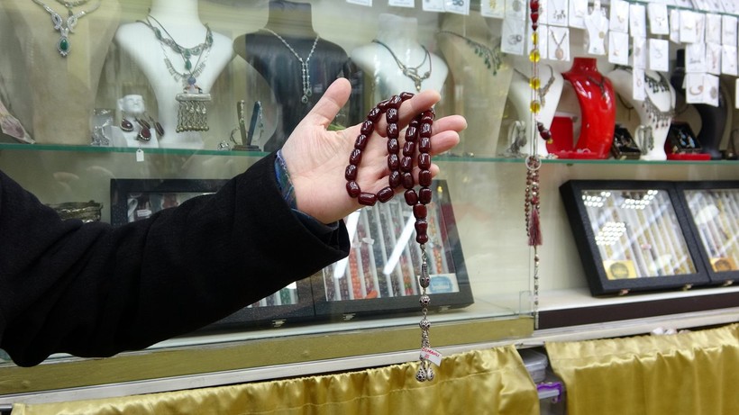 Bursa'da balinanın kusmuğundan yapılan tespihler 6 bin liradan başlıyor! - Resim: 3