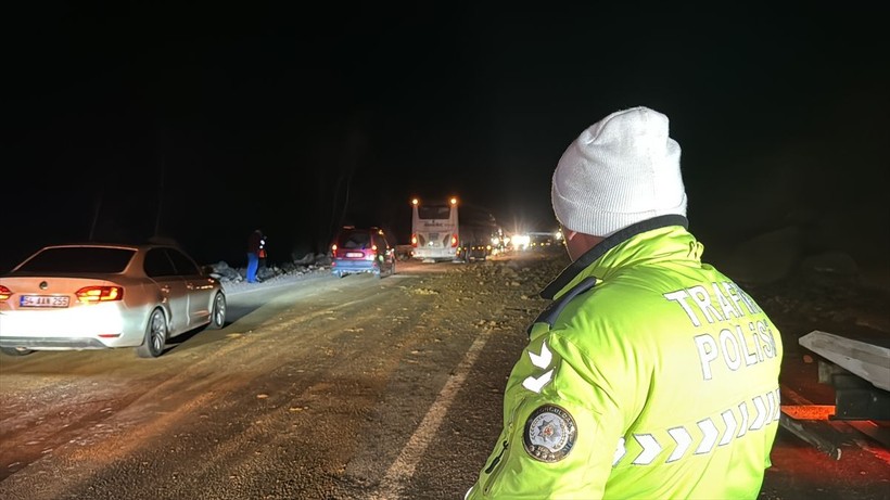 Zonguldak-Ankara kara yolunda meydana gelen heyelan sonrası çalışmalar devam ediyor - Resim: 6