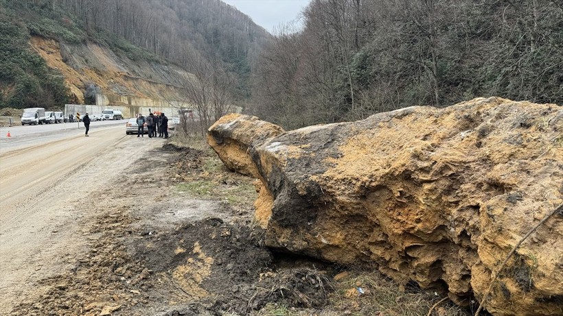 Zonguldak-Ankara kara yolunda meydana gelen heyelan sonrası çalışmalar devam ediyor - Resim: 13