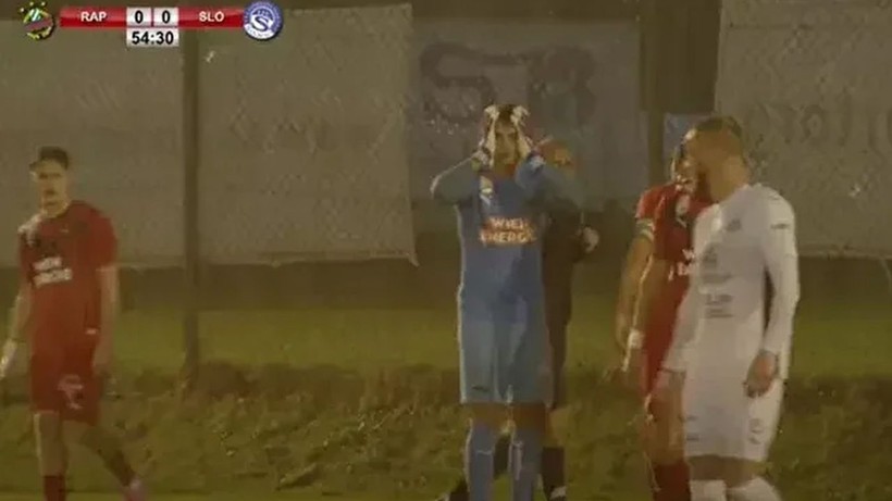 Rapid Wien - FC Slovacko maçında Türk hakemleri şike mi yaptı? TFF'den olay maçla ilgili açıklama - Resim: 8