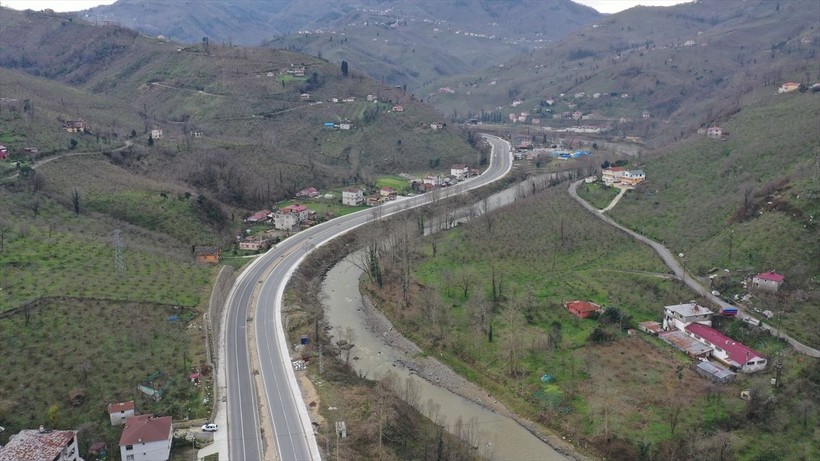 Doğu Karadeniz'i İç Anadolu'ya bağlayan Dereli kara yolu ulaşım süresini kısalttı - Resim: 1