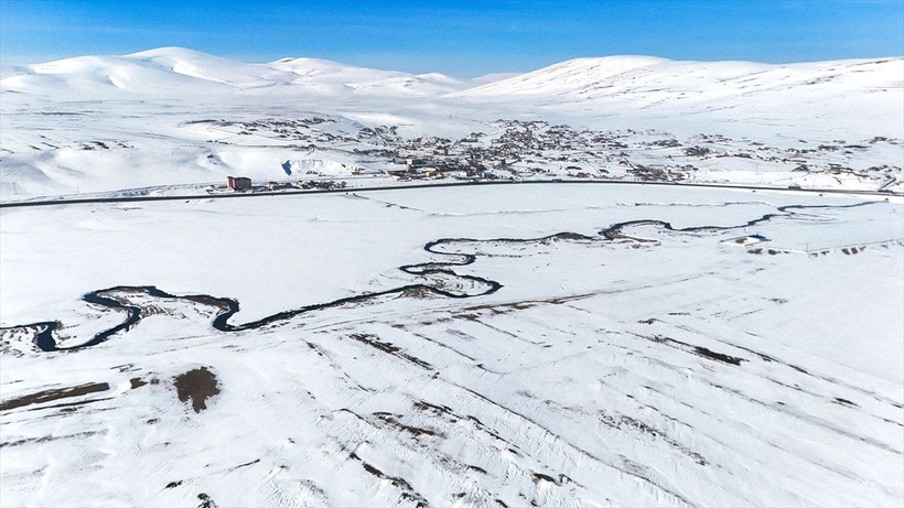 Kars ve Ardahan sınırları arasında bulunan Ölçek Deresi her mevsim farklı bir güzelliğe bürünüyor - Resim: 8