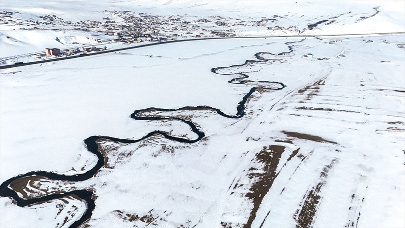 Kars ve Ardahan sınırları arasında bulunan Ölçek Deresi her mevsim farklı bir güzelliğe bürünüyor - Resim: 9
