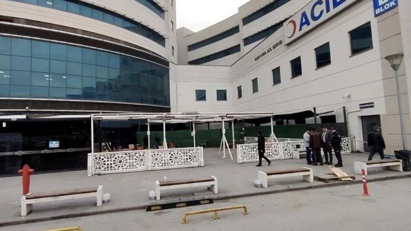 Pamukkale Üniversitesi Hastanesi’nde silahlı saldırı kamerada! Çok sayıda yaralı var - Resim: 1