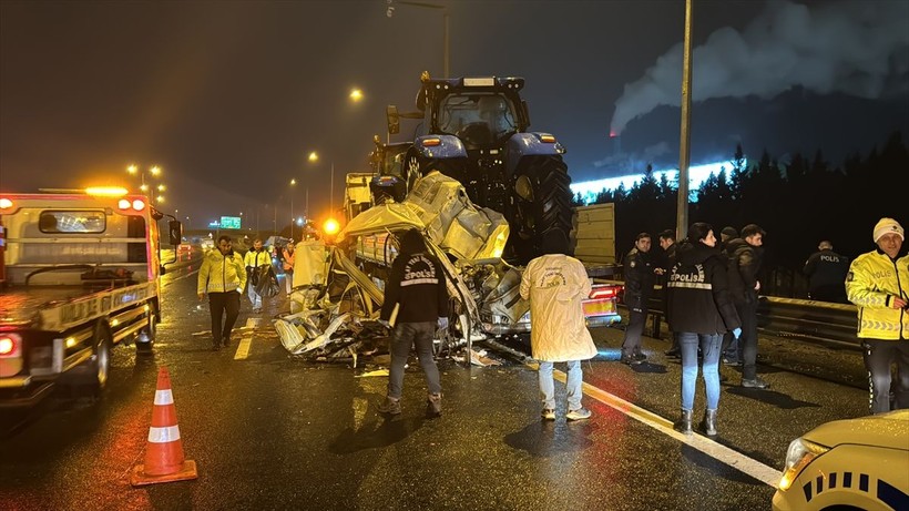 Kocaeli'de 3 aracın birbirine girdiği kazada 1 kişi yaralandı - Resim: 5