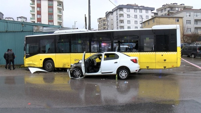 Sultanbeyli'de İETT otobüsü ile otomobil çarpıştı: 6 yaralı - Resim: 2