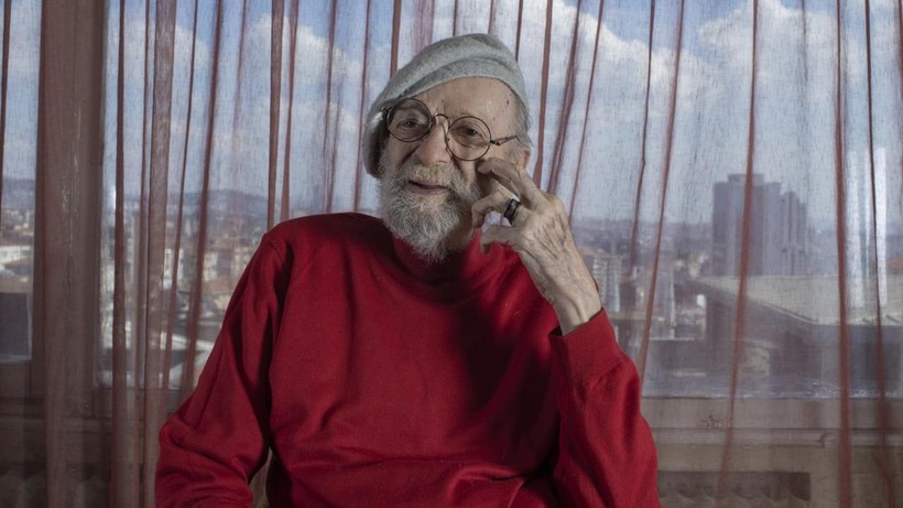 Şener Şen deliye döndü! Şen usta sanatçı Kayhan Yıldızoğlu'nun cenazesinde fotoğraf çektirmek isteyenlere sert çıktı! - Resim: 12