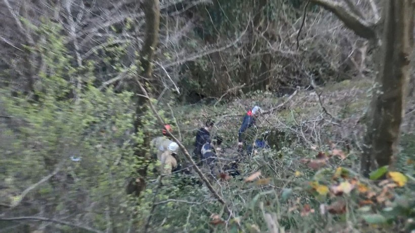 Sarıyer'de ormanda çöp konteynerine yazılan not cesede götürdü - Resim: 5