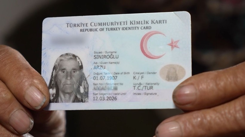 Türkiye'nin en yaşlı seçmeni 117 yaşındaki Arzu nine oldu - Resim: 3
