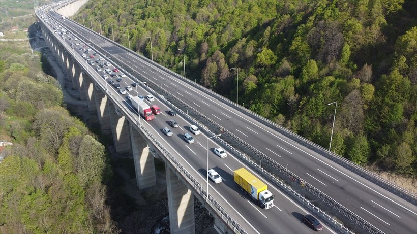 İstanbul'dan göç sürüyor! Bolu, Düzce ve Sakarya... Anadolu Otoyolu'nda 9 günlük tatil yoğunluğu - Resim: 5