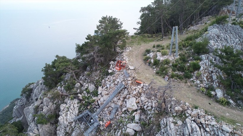 Antalya'da gerçekleşen teleferik kazasının ardından oluşan enkaz görüntülendi - Resim: 12