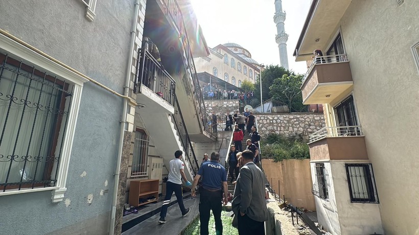Evde çıkan yangında mahsur kalan 7 yaşındaki Hazal öldü - Resim: 3