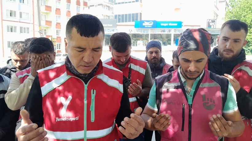 Edirne'de motokuryeler, Ata Emre'nin öldürülmesini kontak kapatarak protesto etti - Resim: 2