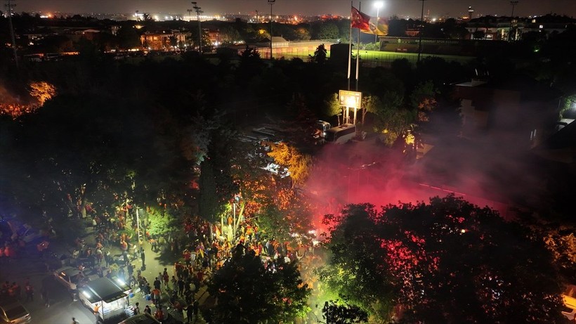 Türkiye'nin dört bir yanında yaşayan vatandaşlar, Galatasaray'ın şampiyonluğunu kutladı - Resim: 5