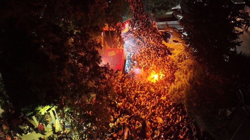 Türkiye'nin dört bir yanında yaşayan vatandaşlar, Galatasaray'ın şampiyonluğunu kutladı - Resim: 4
