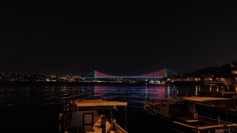 İstanbul'da köprüler Azerbaycan bayrağının renkleri ile ışıklandırıldı - Resim: 8