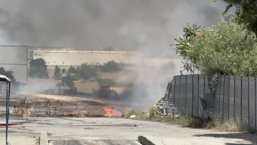 Son Dakika: Gebze'de palet fabrikasındaki yangın! Yanında benzinlik var - Resim: 6