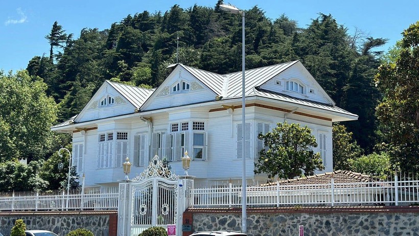 Yalıdan çuval çuval para çalanlar yakalandı - Resim: 1