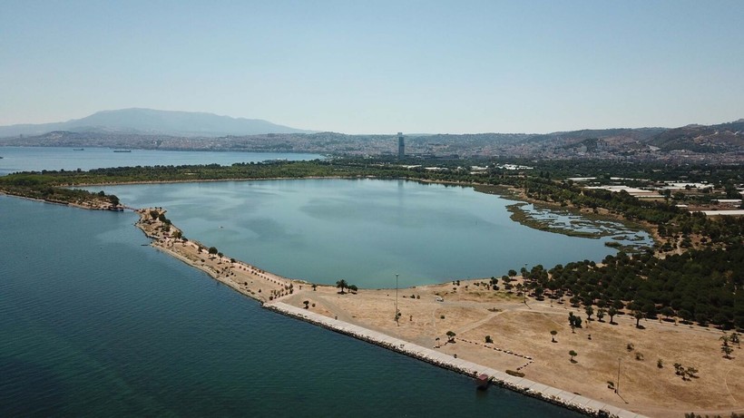 İzmir'de tehlike çanları çalıyor! Zemin çöküyor, önlem alınmazsa sular altında kalacak - Resim: 8