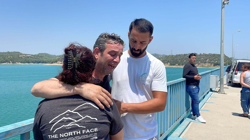 Adana'da kontrolden çıkan otomobil köprüden uçtu! Aydoğmuş ailesi yok oldu - Resim: 20
