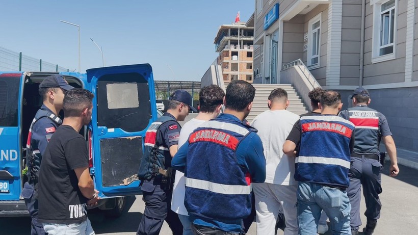 Hazine ve Maliye Bakanı Mehmet Şimşek'in adıyla dolandırıcılık: 4 ilde 7 gözaltı - Resim: 3