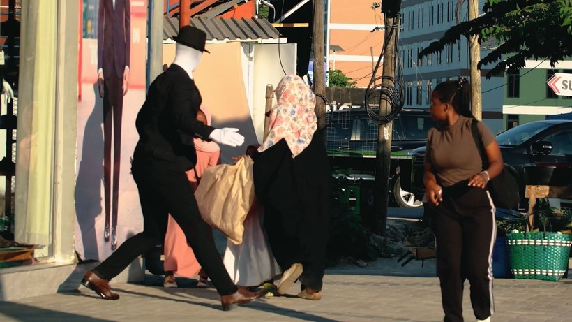 Bursalı cansız manken Afrikalıları korkuttu - Resim: 4