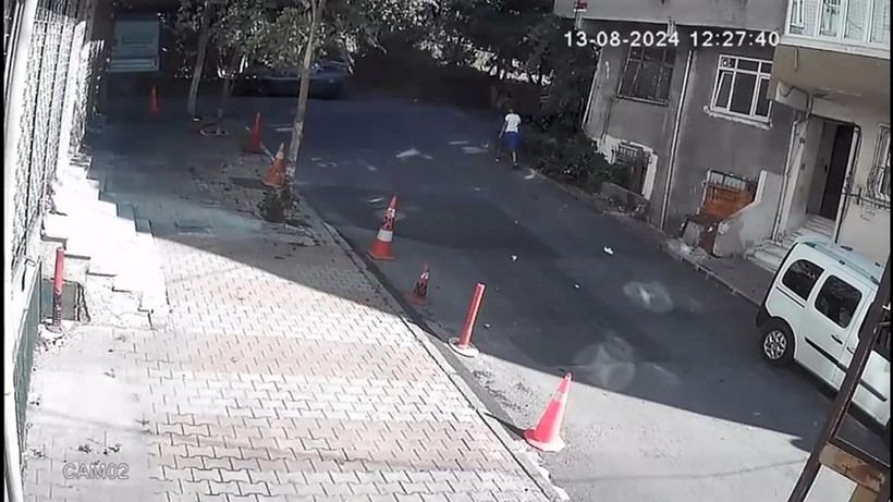 Sultangazi'de gündüz vakti hamile kadına taciz! O anlar kamerada - Resim: 9