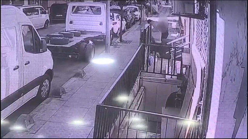 Sultangazi'de gündüz vakti hamile kadına taciz! O anlar kamerada - Resim: 8