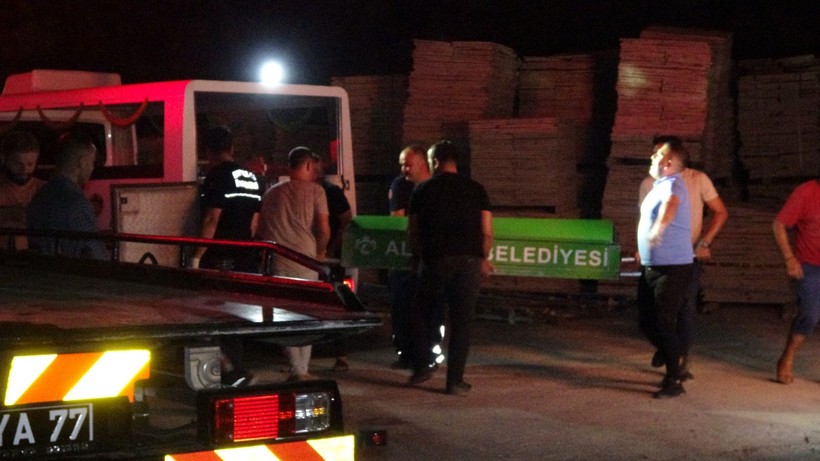 El freni boşalan cip uçuruma yuvarlandı! Eşini ve 1 yaşındaki kızını kurtarmak isteyen babanın çabası işe yaramadı - Resim: 11