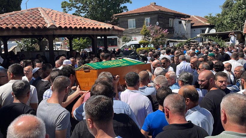 Edirne'de arkadaşının silahından çıkan kurşunla can veren Duru, son yolculuğuna uğurlandı - Resim: 14