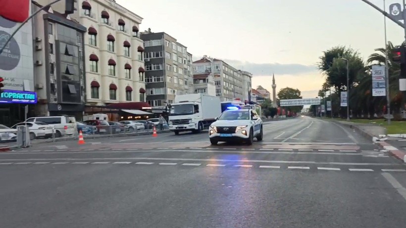 30 Ağustos Zafer Bayramı kutlamaları nedeniyle İstanbul'da bazı yollar trafiğe kapatıldı - Resim: 2