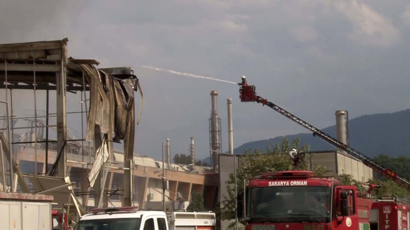 Sakarya'da makarna fabrikasında patlama! 2'si ağır 21 işçi yaralandı - Resim: 9