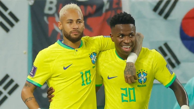 Vinicius Jr.'dan tarihi imza: PSG'ye transfer oluyor - Resim: 2