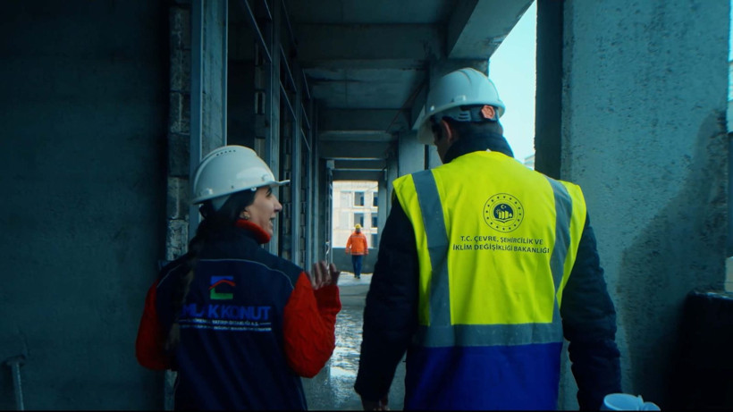Bakan Kurum, deprem bölgesi klibiyle 1 Mayıs Emek ve Dayanışma Günü'nü kutladı - Resim: 10