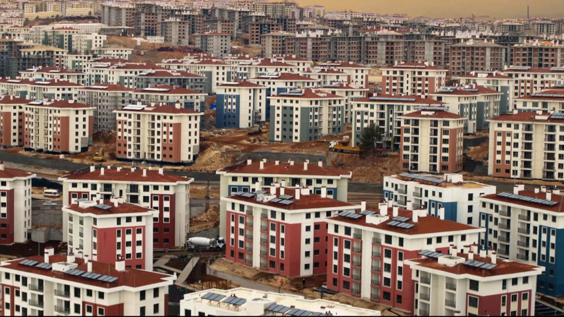 Bakan Kurum, deprem bölgesi klibiyle 1 Mayıs Emek ve Dayanışma Günü'nü kutladı - Resim: 8