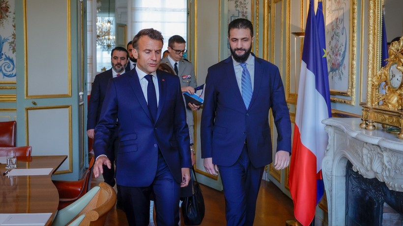 Macron: AB, Suriye'ye yönelik ‘yaptırımları kademeli olarak kaldırmaya’ devam edecek - Resim : 2