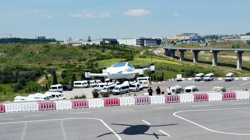 İki kişilik elektrikli uçan araba için geri sayım! Trafiğe çıkacağı tarih belli oldu - Resim: 7