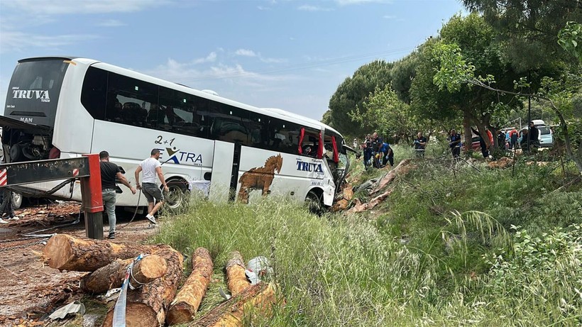 Çanakkale'deki 8 kişinin öldüğü kaza güvenlik kamerasında - Resim: 2