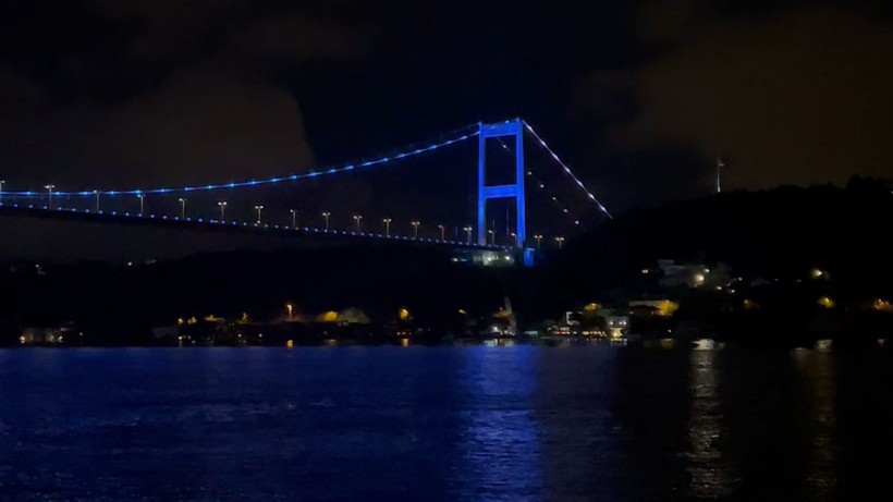 FSM Köprüsü, Engelliler Haftası dolayısıyla mavi renge büründü - Resim: 7