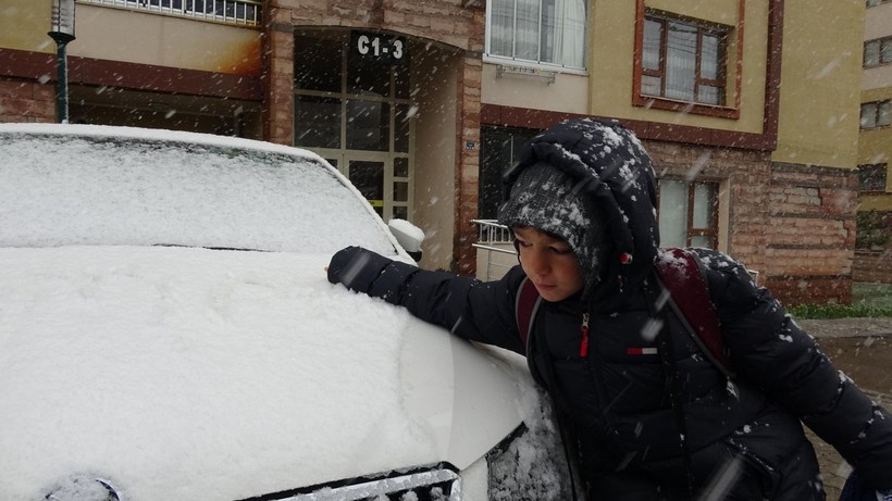 Erzurum'a mayıs ortasında kar yağdı - Resim: 1