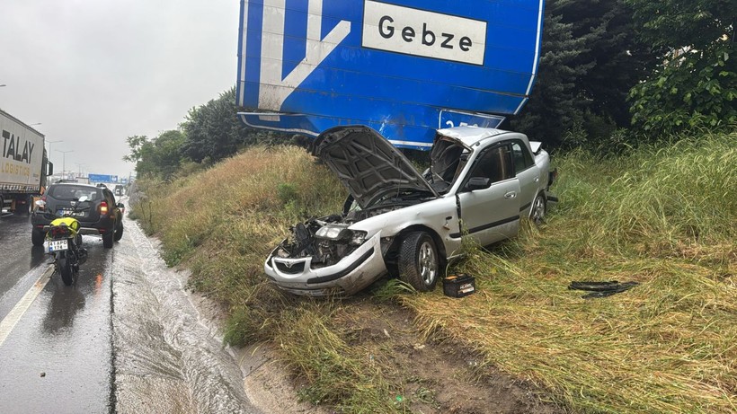 Takla atıp hurdaya dönen otomobilin sürücüsü yaralandı - Resim: 3