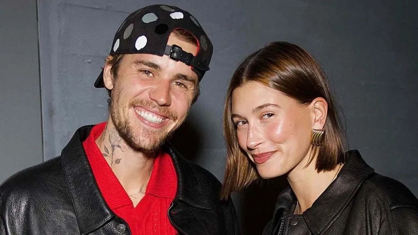 Hailey Bieber'ın çantasından 'büyü' çıktı - Resim: 6